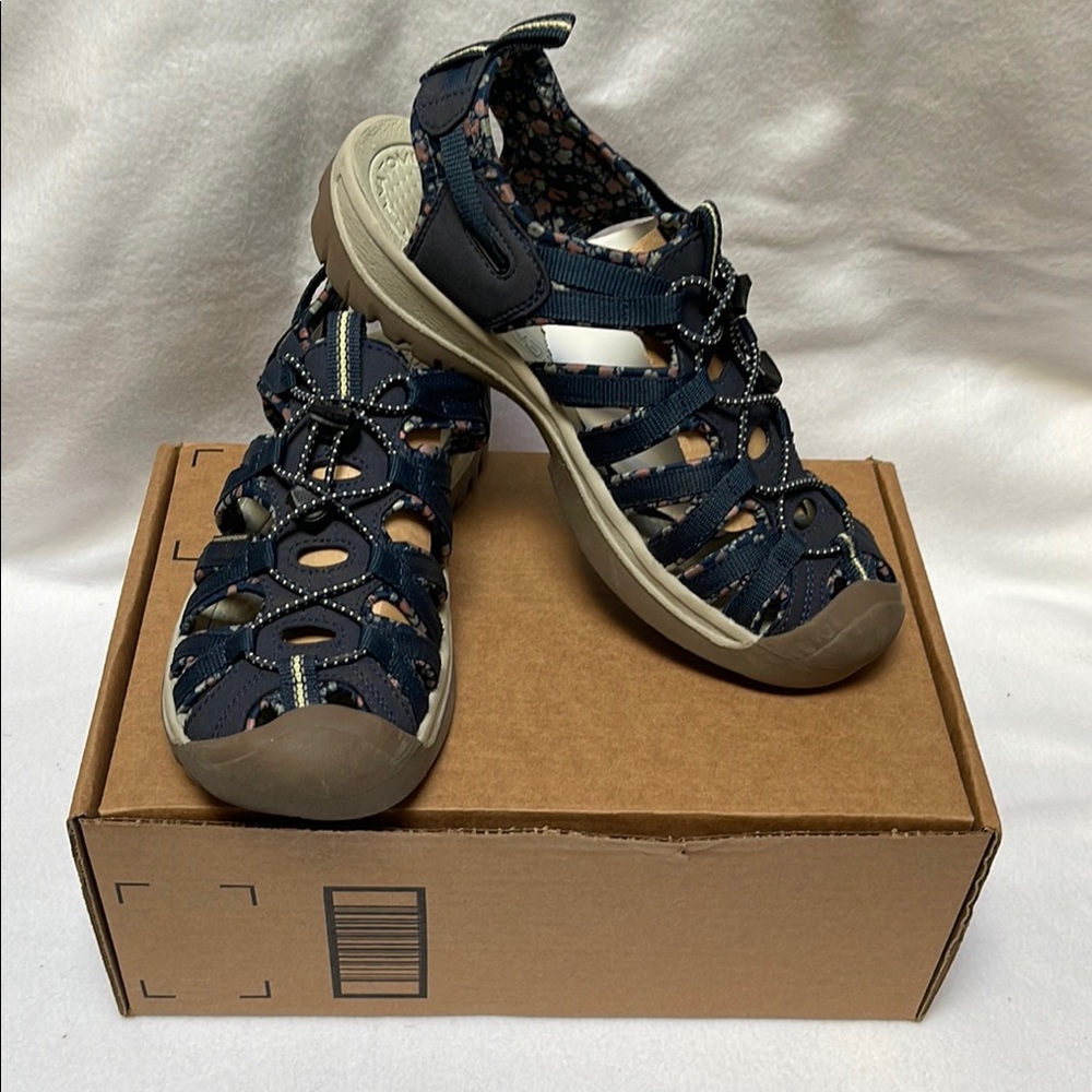 Keen Whisper Women’s Size 10.5